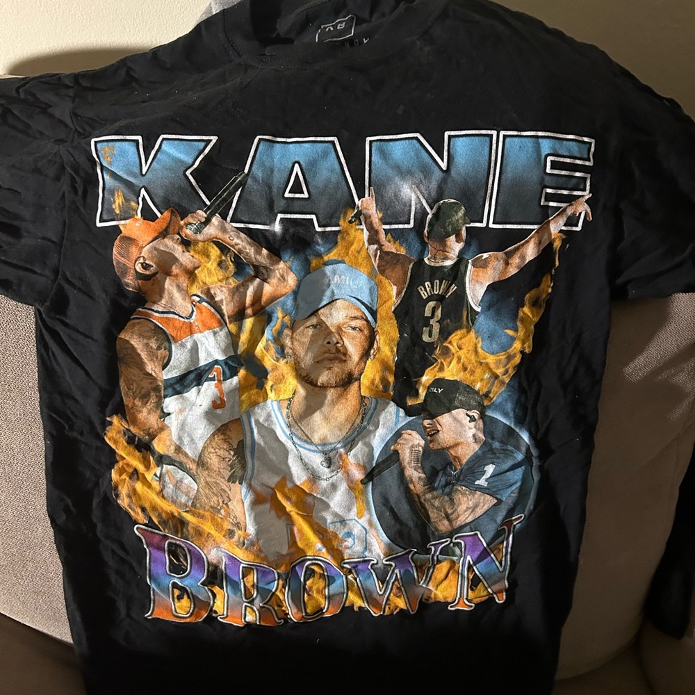 graphic tee